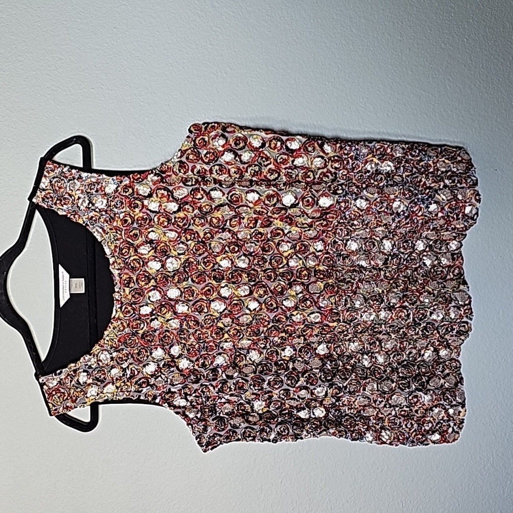Christopher & Banks PXL 3D floral sleeveless top
